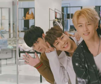 Luxury SHINSEGAE with iKON