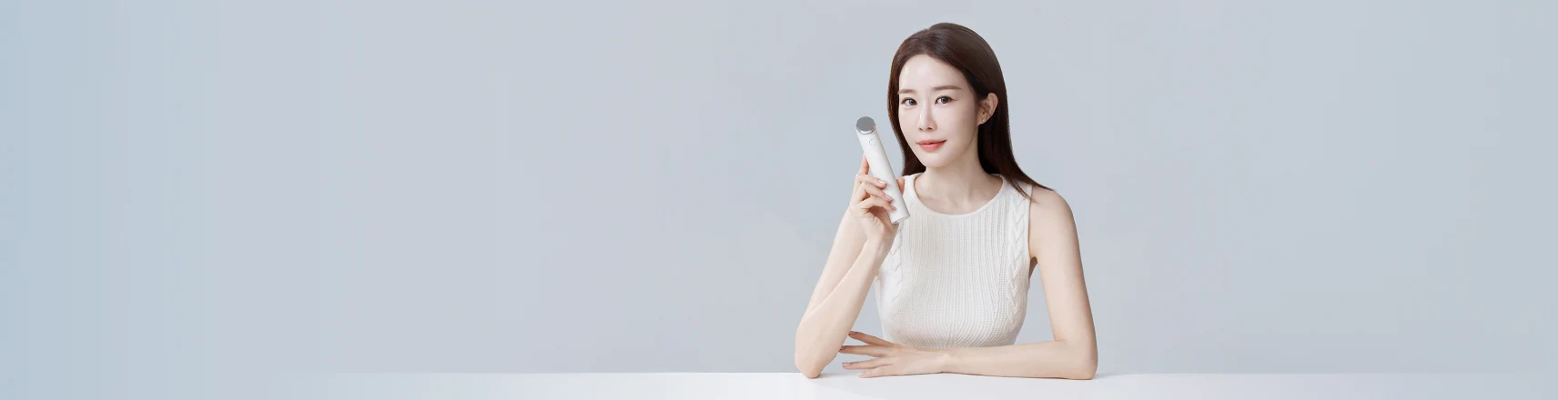 톰 여배우의 광채와 함께