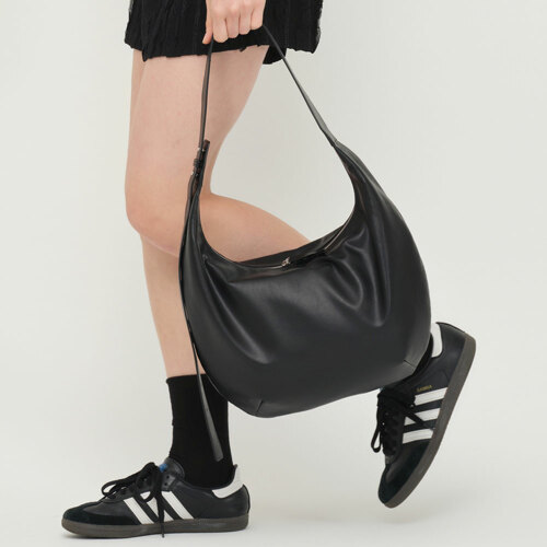 CLASSIC HOBO BAG (BLACK)