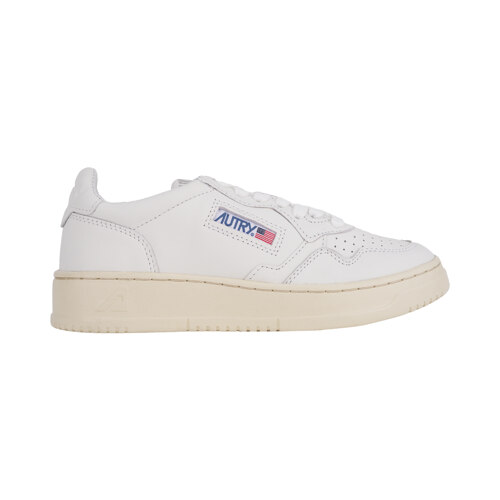AUTRY_Medalist Low Sneakers in Soft Goatskin_WHITE