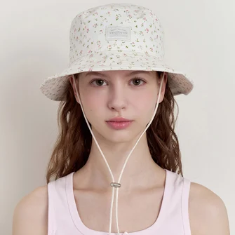 nostalgic safari bucket hat_white