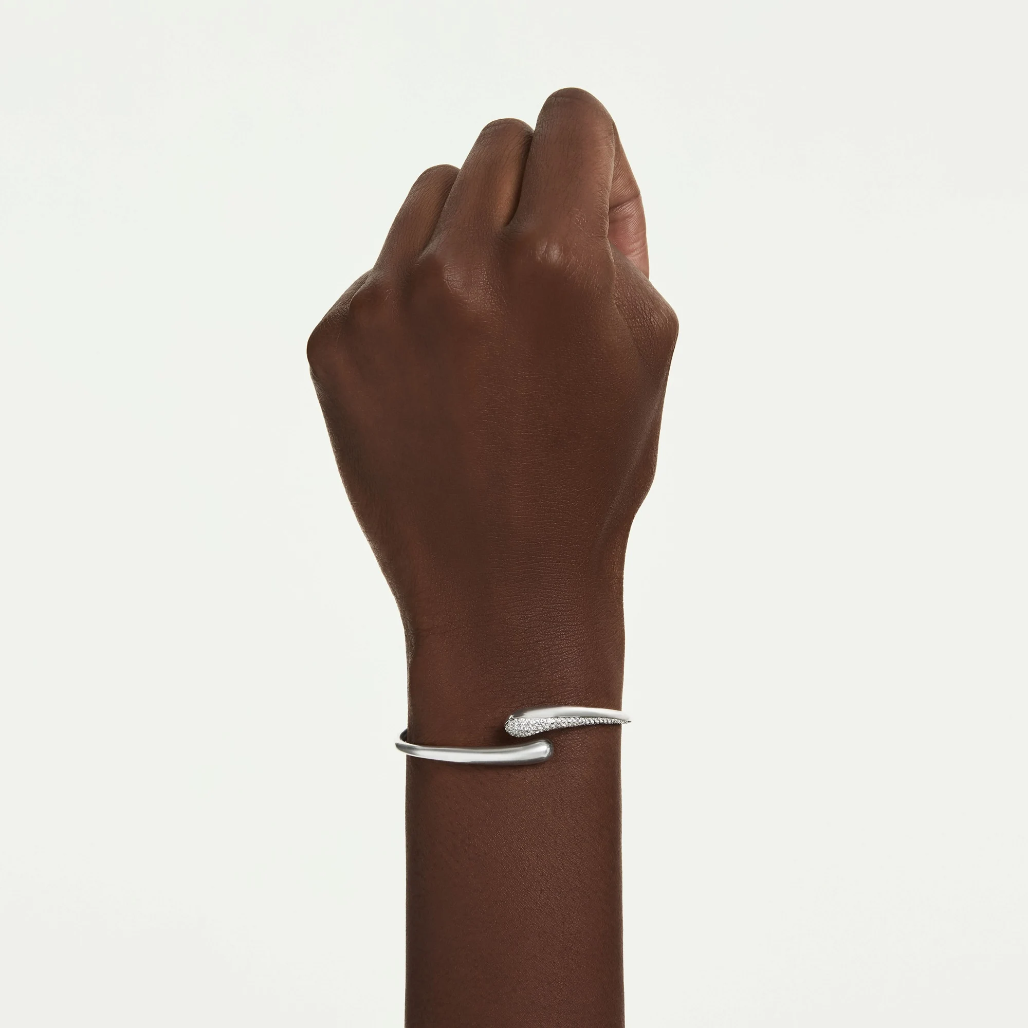 신세계인터넷면세점-스와로브스키-bracelet-Classica 뱅글, 인터트와이닝, 라운드 컷, 화이트, 스털링 실버