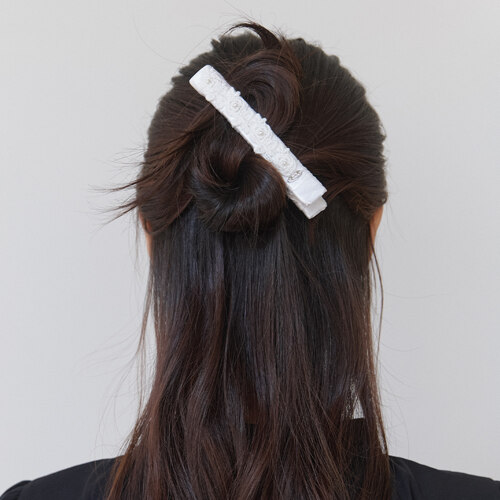 classic lace pearl clip - cream