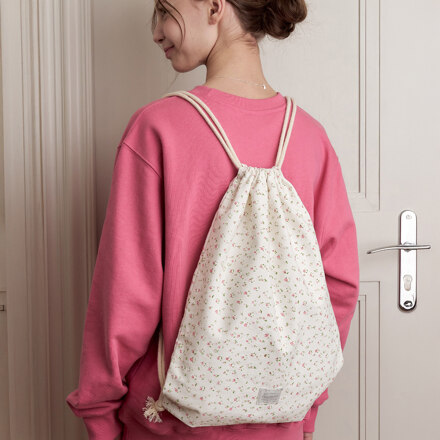 bubbly floral gym sack_white (白色花朵背包)