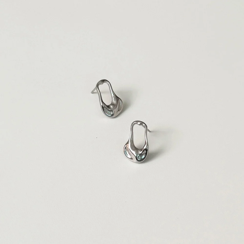신세계인터넷면세점-오에이알-earring-Flow Earrings Silver