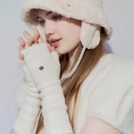 cocoa heart wool warmer