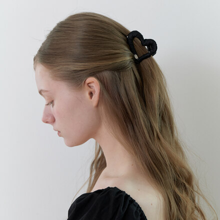 luna satin heart claw - black