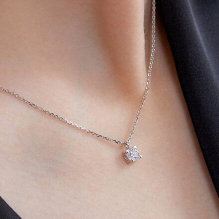 에센스 실버(W) H 모이사나이트 목걸이 0.5CT