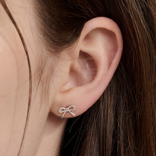 [Worn by G-Idle Miyeon, Nam Ji-hyun] [SV925] Adorable Ribbon Earring: White (耳环)