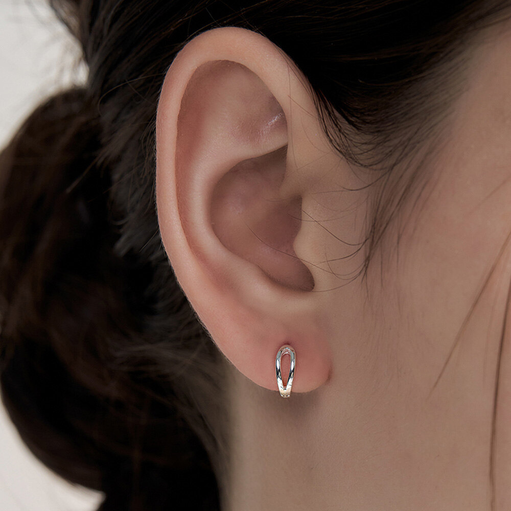 ☆HEI☆ sv925 jingle onetouch earring HE24WIESG123XXFR Designer fashion, Seoul-fully created | W Concept