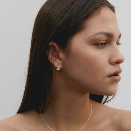square one touch earring - white