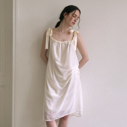 May Cloudy Ruffle Ribbon Strap Dress (连衣裙)