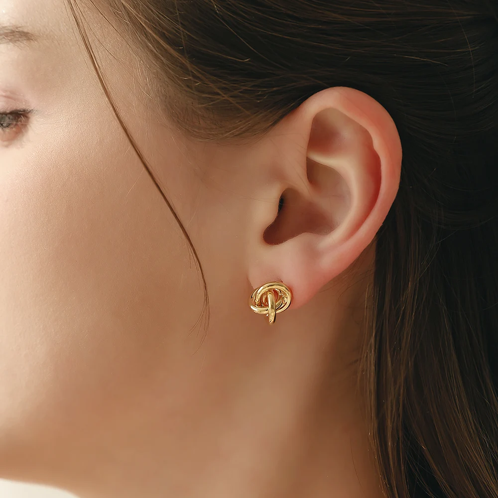 신세계인터넷면세점-헤스티아-earring-Knot Stud Earrings