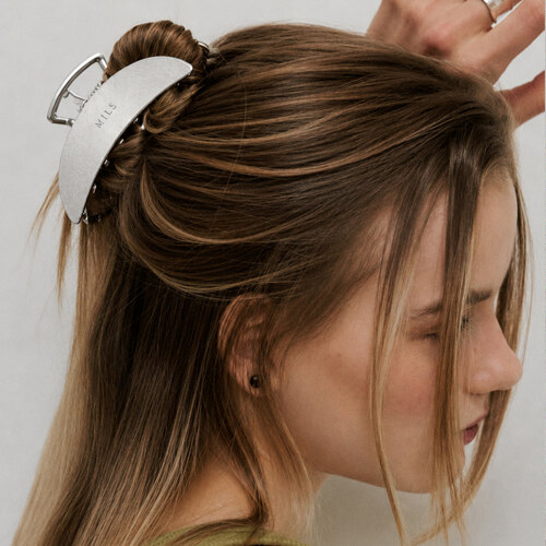 Chrome Arc silver hair claw clip