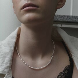 standard thin pearl necklace