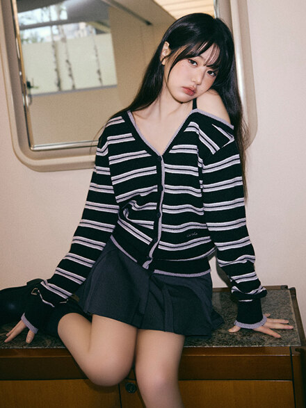 ONE OFF SHOULDER STRIPE CARDIGAN BLACK FREE / 开衫