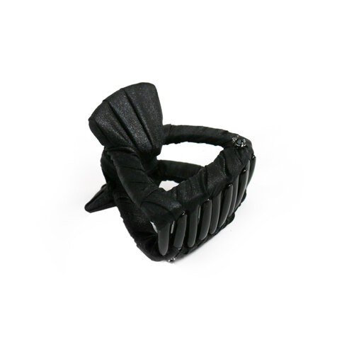 black cubic point hair claw