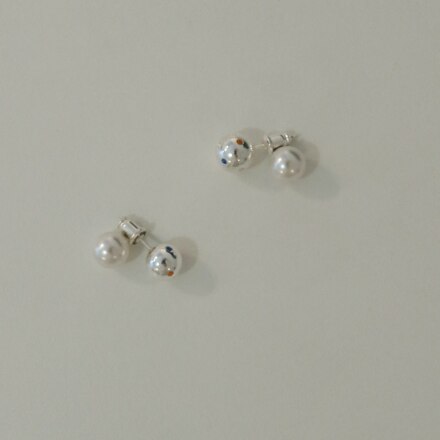 cosmic pearl earring - silver