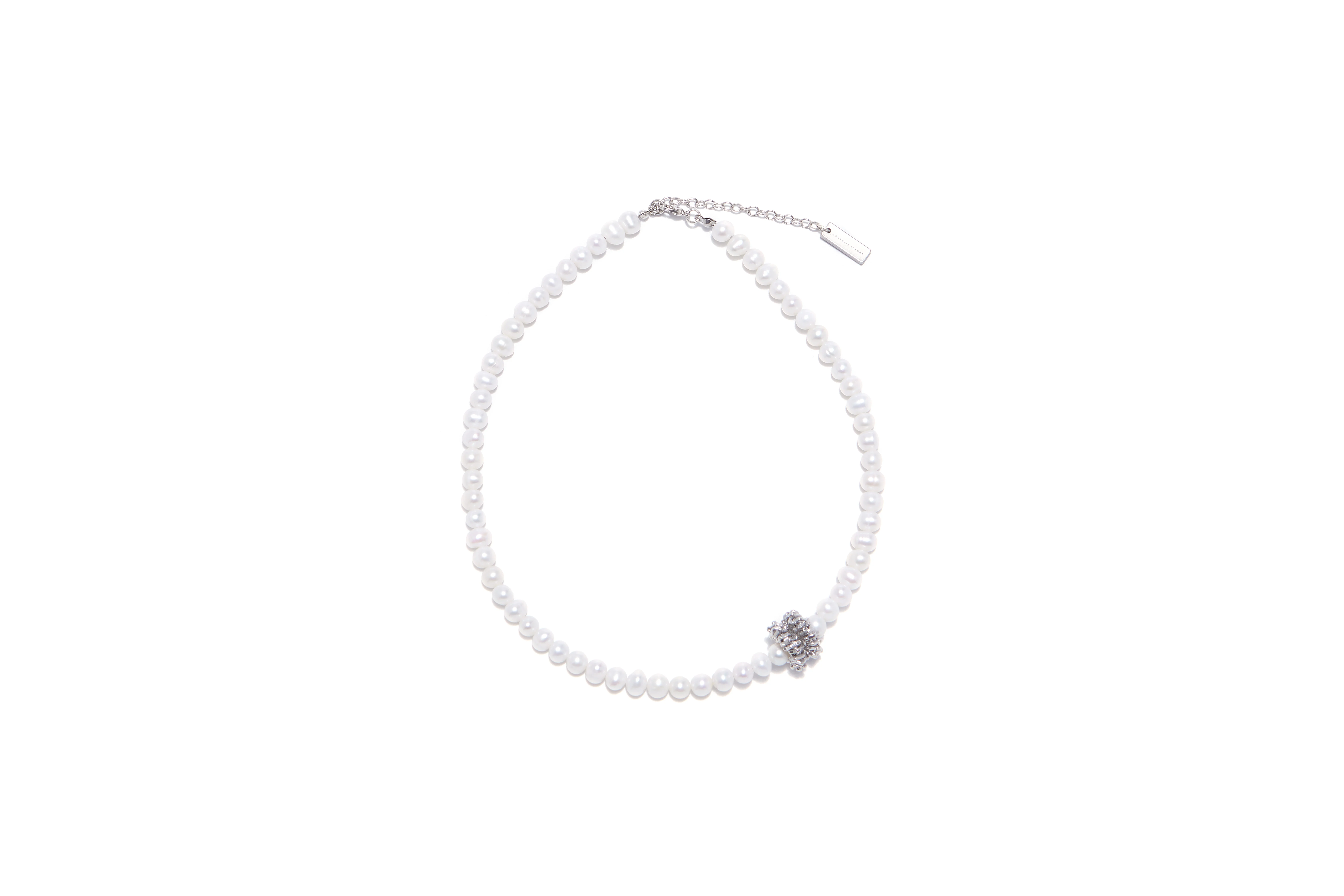 신세계인터넷면세점-포트레이트리포트-necklace-Broken Statue Pearl Necklace