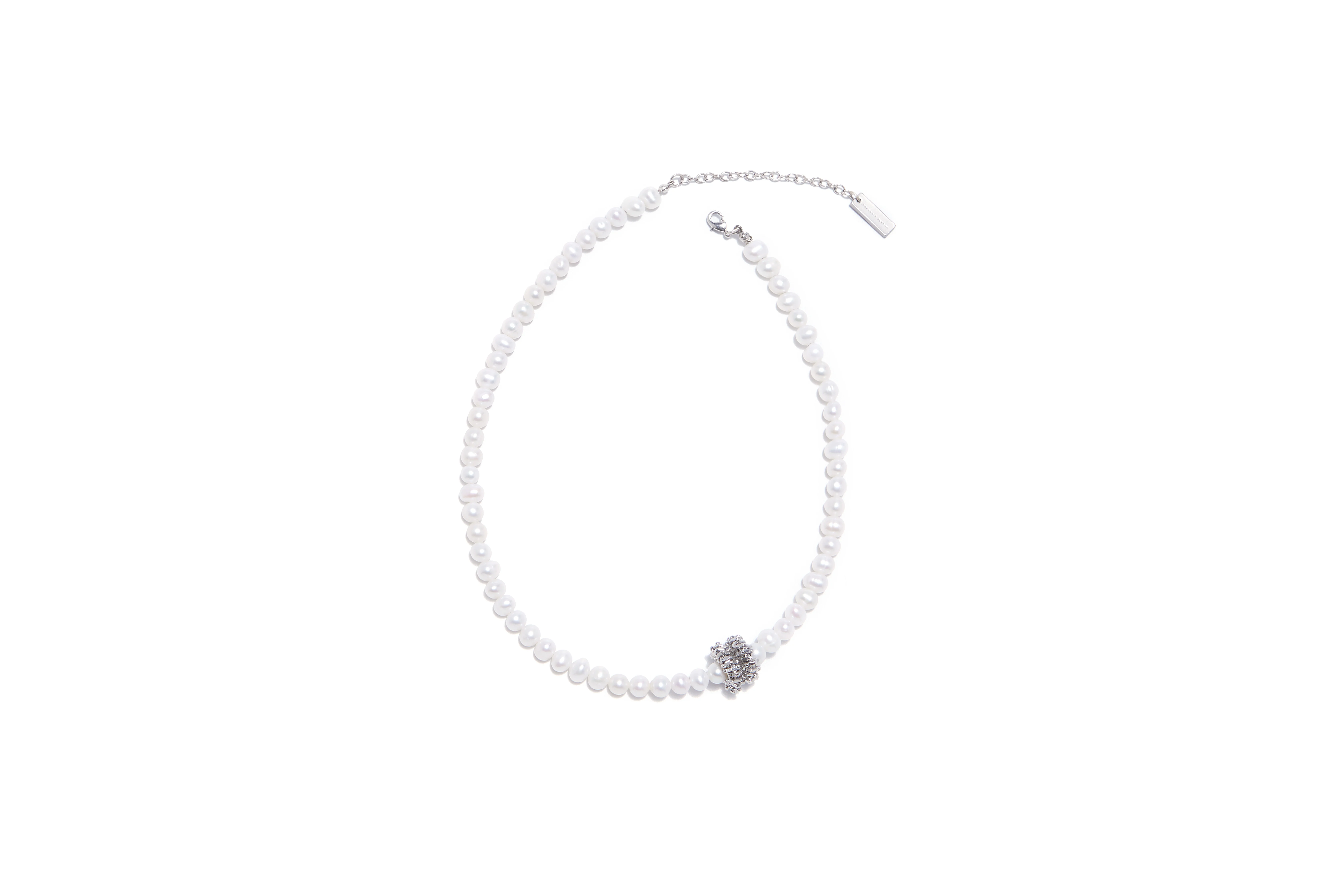 신세계인터넷면세점-포트레이트리포트-necklace-Broken Statue Pearl Necklace