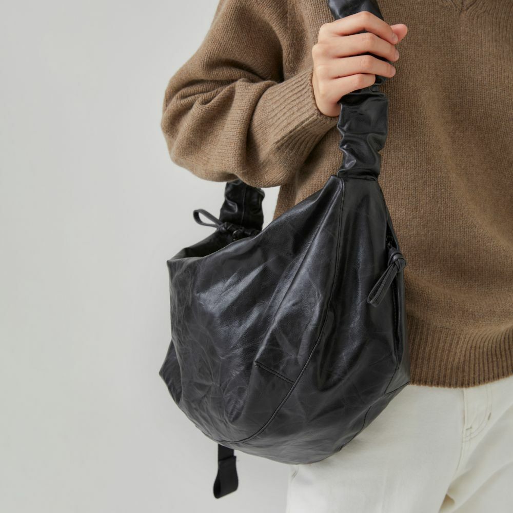 【JOSEPH&STACEY】韓国人気★ Shirring Bag M_Vegan Leather Daily Shirring Bag M_Vegan Leather Roast Black - 조셉앤