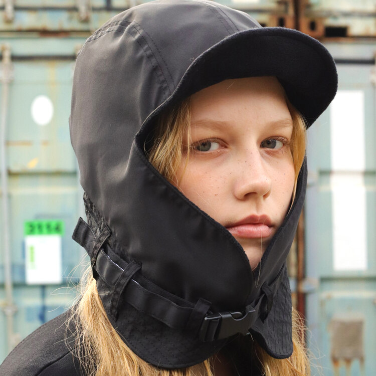 N.25 F/W REVERSIBLE SATIN BLACK TROOPER HAT