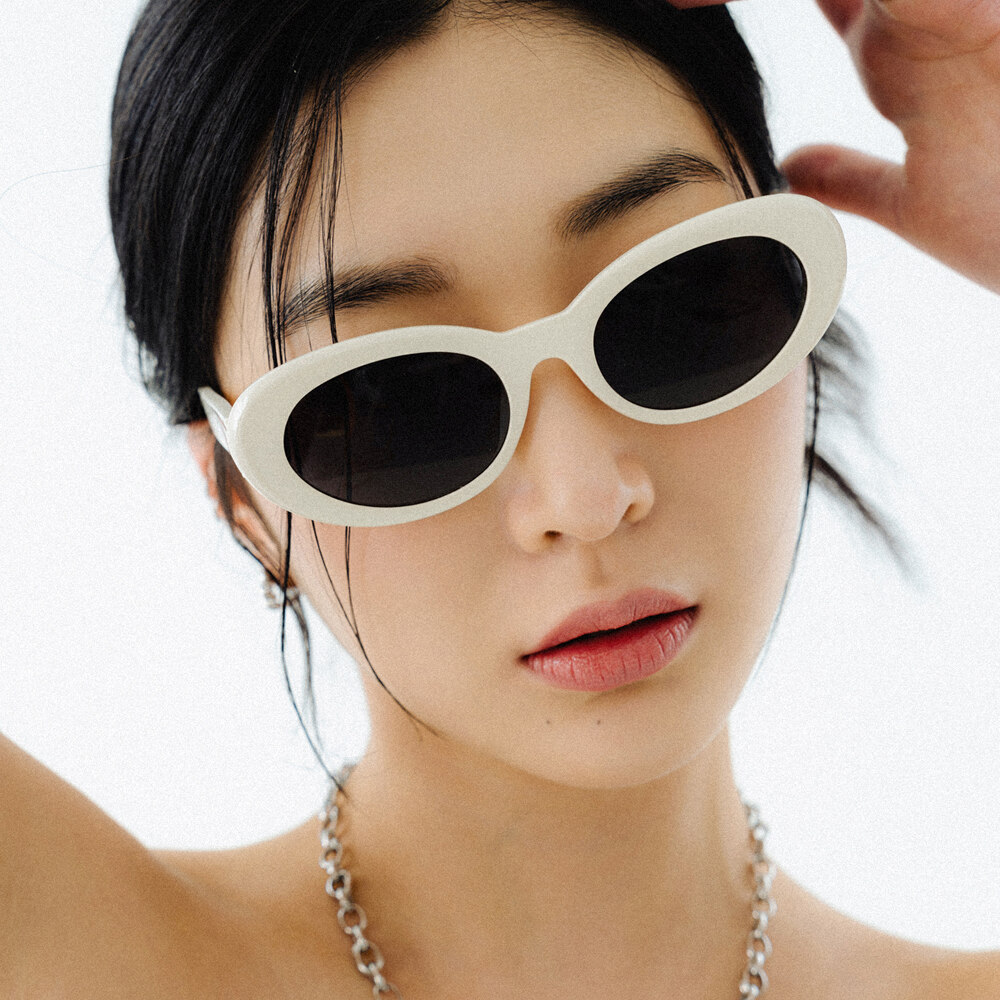 CARINA C2, Black Lens + Ivory Frame 太阳镜- RIETI - 时尚馆