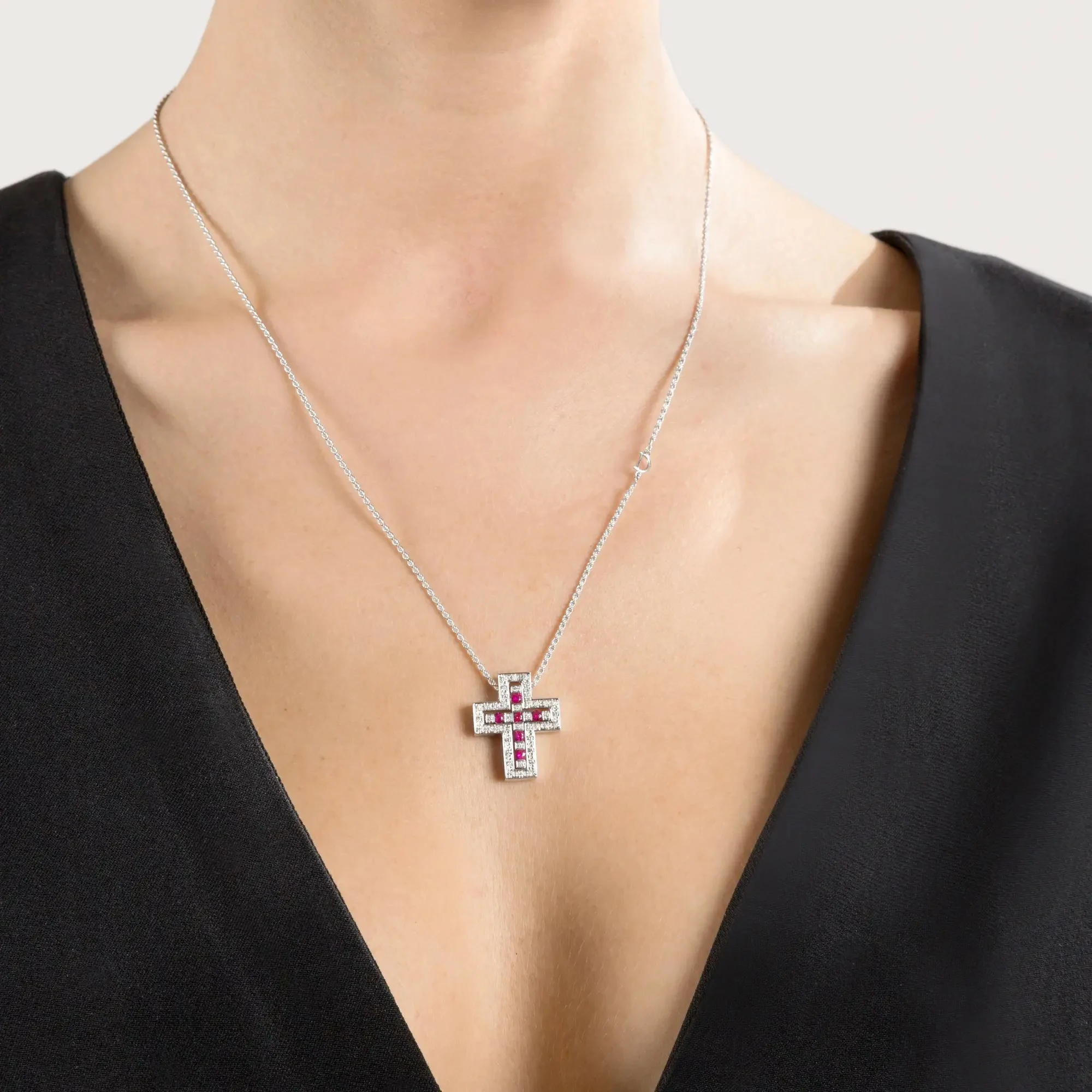 신세계인터넷면세점-다미아니-necklace-BELLE EPOQUE_CROSS NECKLACE DIAS RUBIES 23x19 MM