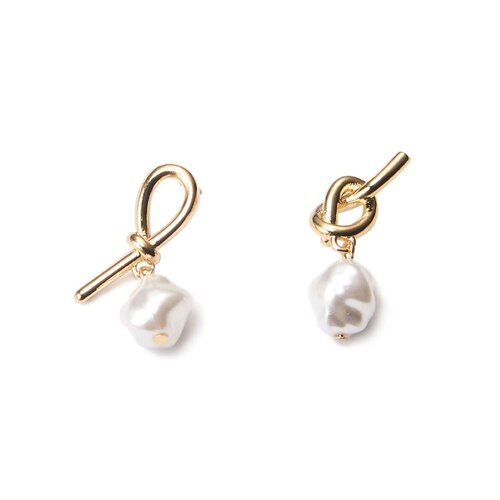 [장윤주, 악뮤 수현 착용]knot pearl post earring : Gold