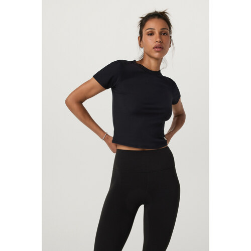 POSE FITTED TEE-BLK