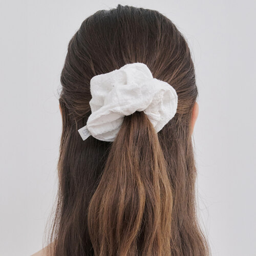 daisy eyelet scrunchie