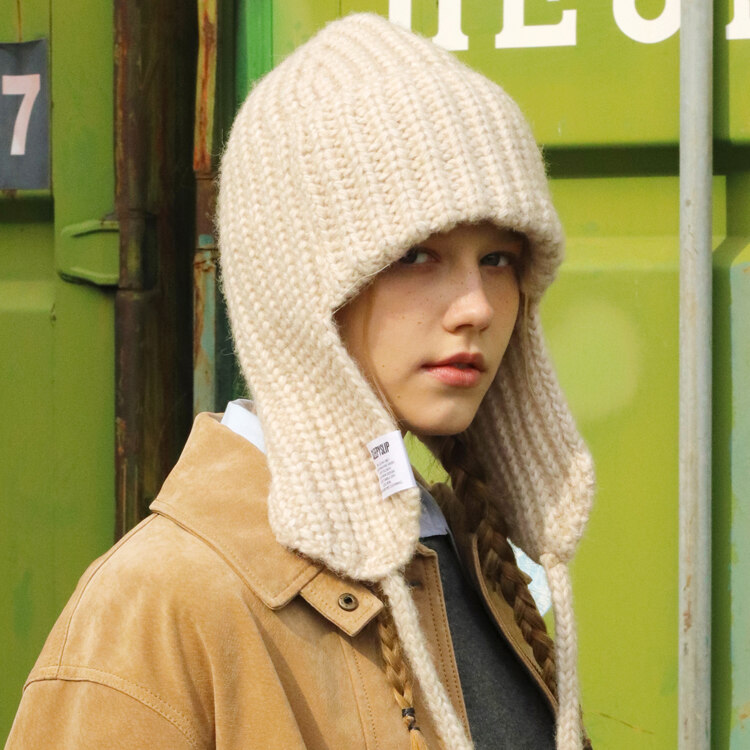 MOSS KNIT BEIGE TROOPER HAT