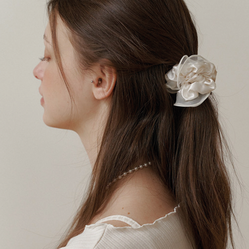 romatic mesh lace scurnch-cream