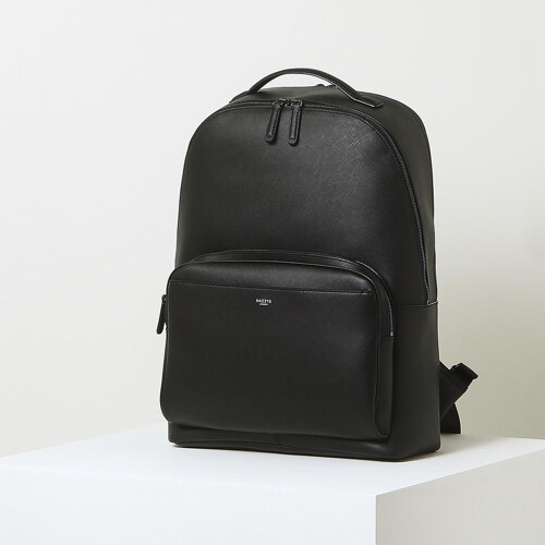 韩际新世界网上免税店-HAZZYS--HJBA2E831BK Black Solid Leather Backpack 双肩包