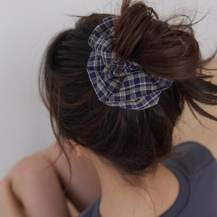 vintage check plaid scrunch - olive navy