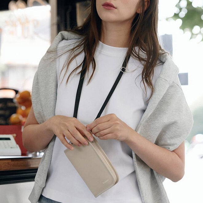 Safe Cross Wallet Bag Light Beige