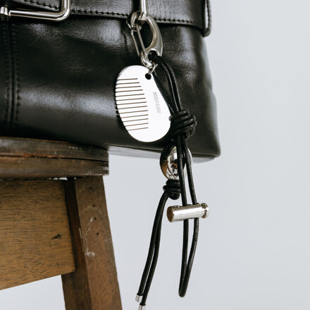 LEATHER COMB LAYERED KEYRING / BLACK