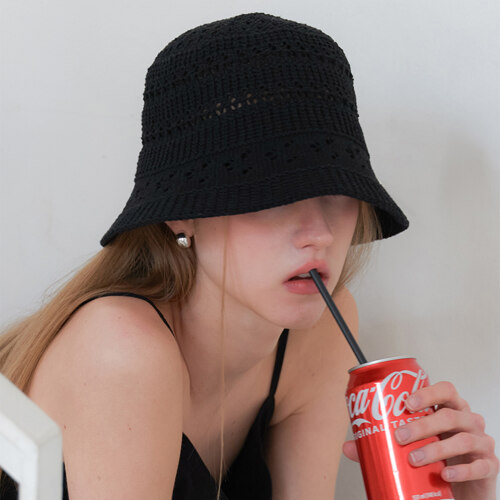flower punching bucket hat_black