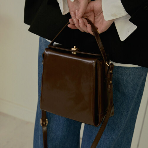 Margaret L bag Box Brown (마가렛 엘 백 복스 브라운)