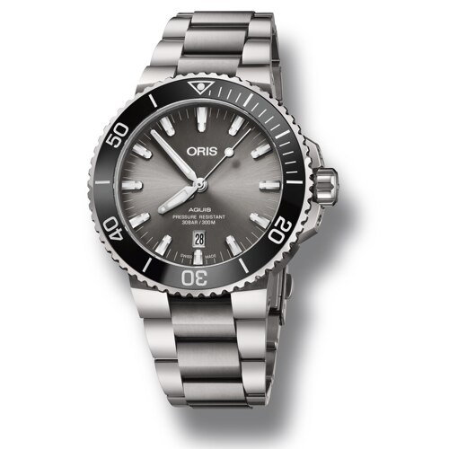 Aquis Titanium Date 手表（男款）